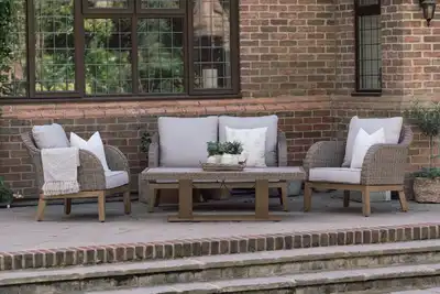 Wrottesley 4-Seat Lounge Set Adjustable Table- Natural