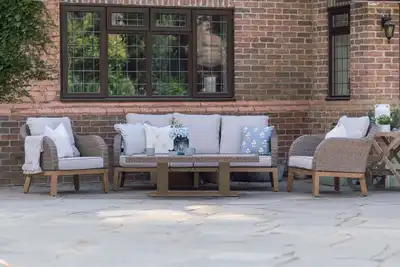 Wrottesley 5-Seat Lounge Set Adjustable Table - Natural